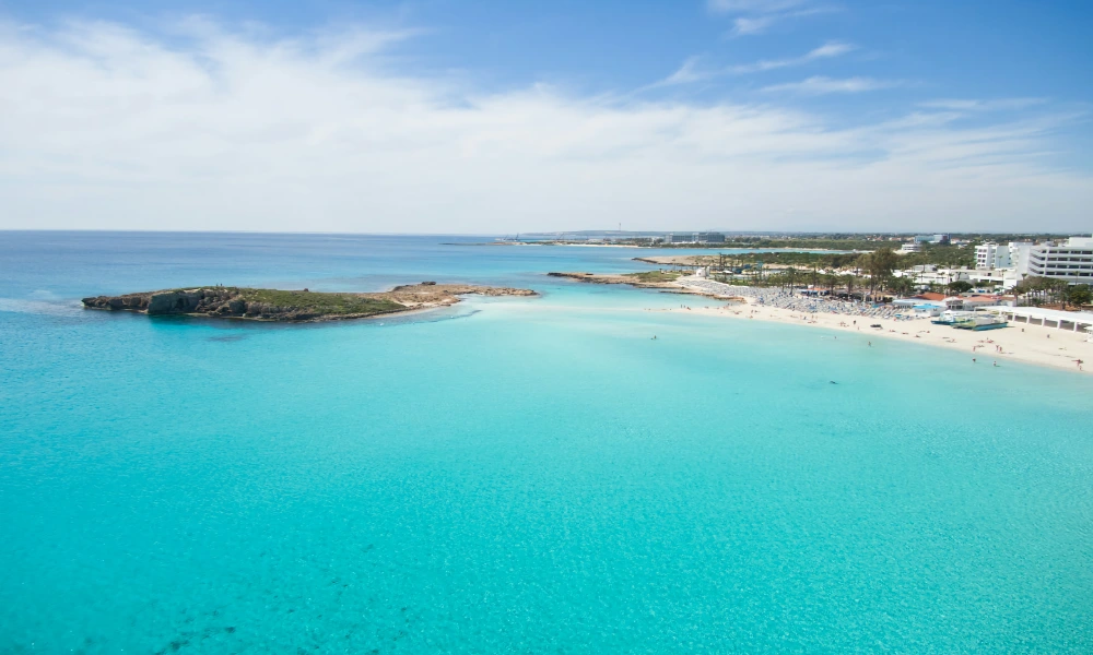 Discover Nissi Beach – Your Ultimate Guide to this Stunning Beach in Cyprus